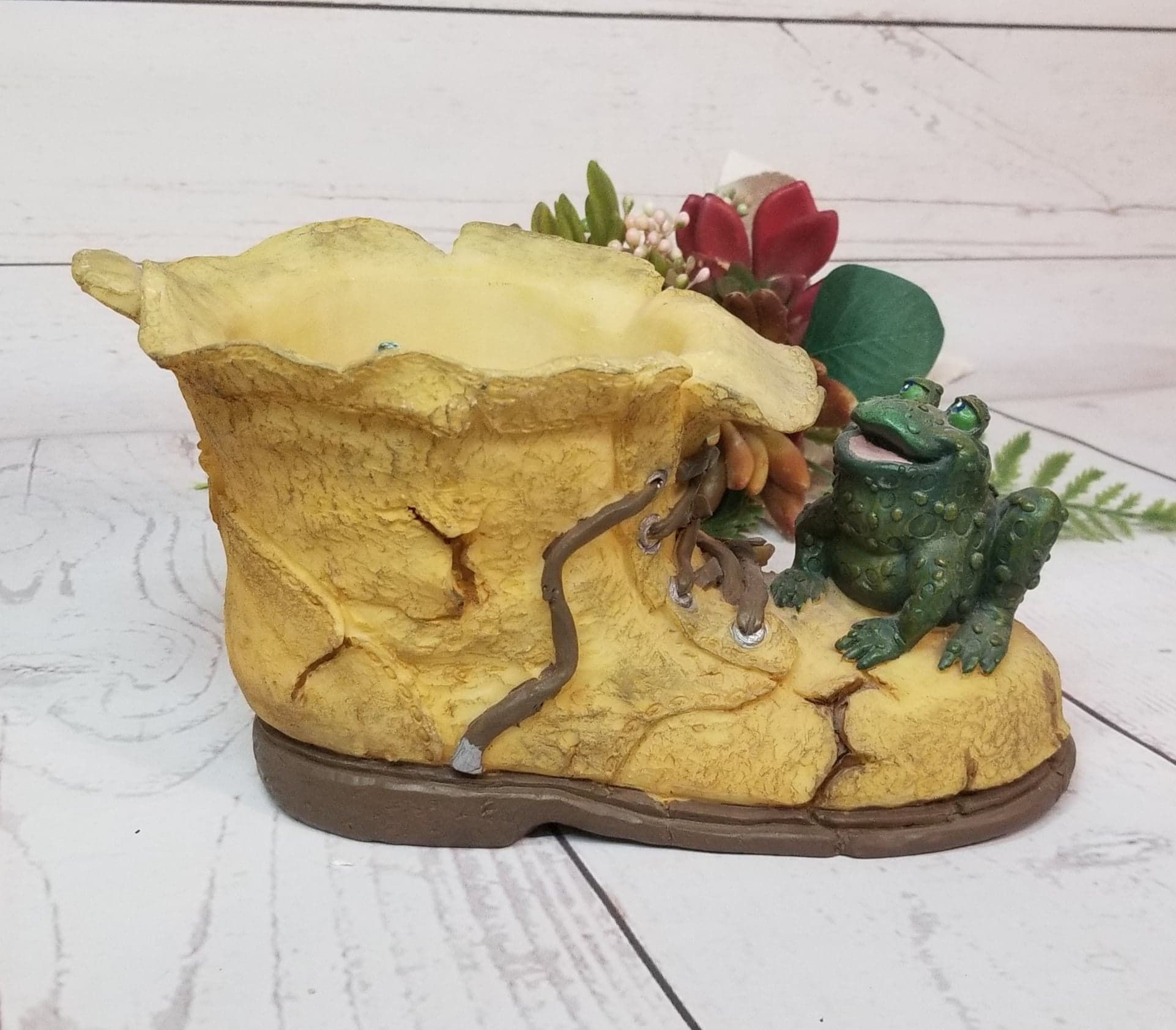 Toad on Shoe plant holder