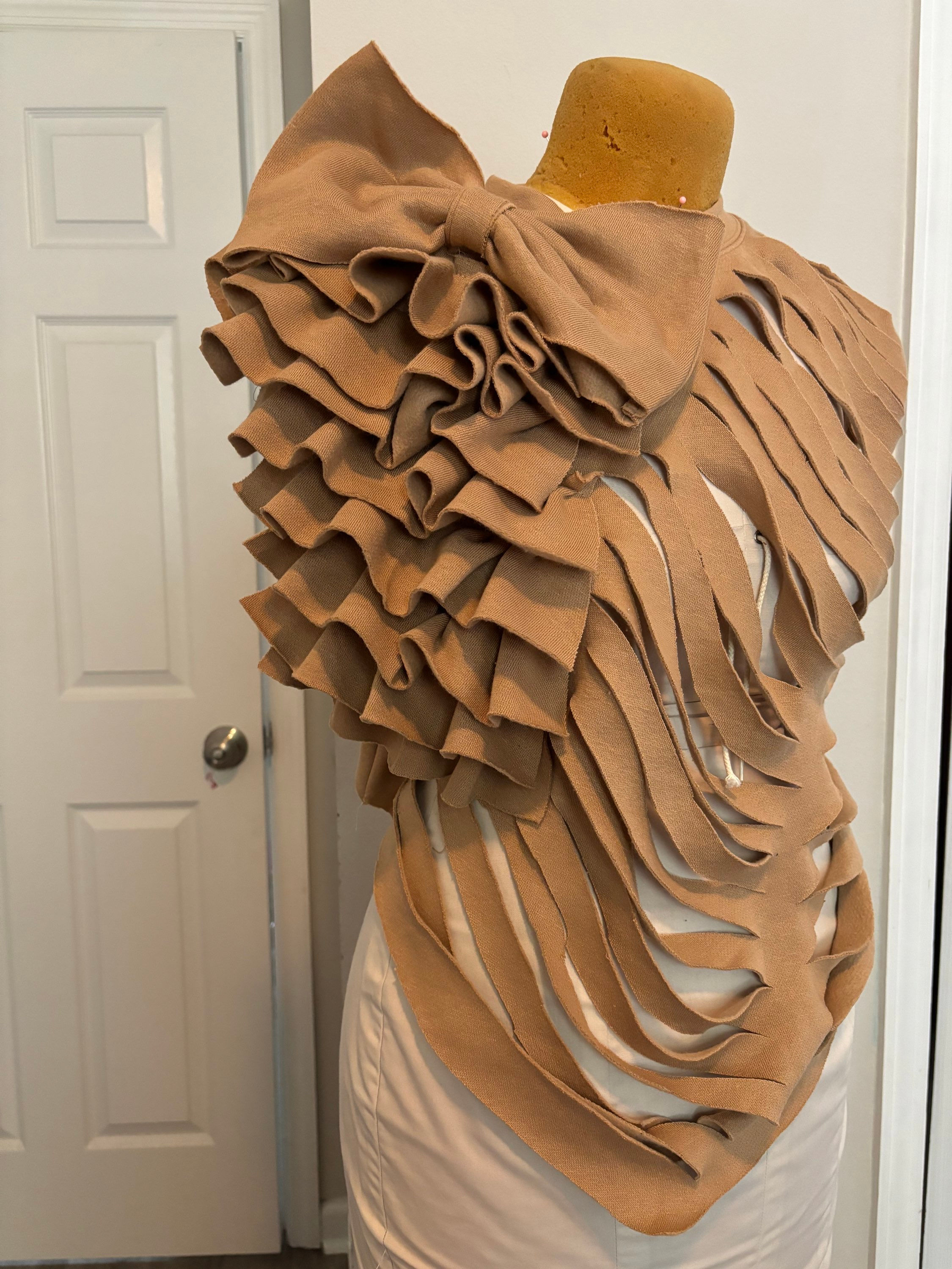 Dramatic Top w/bow 