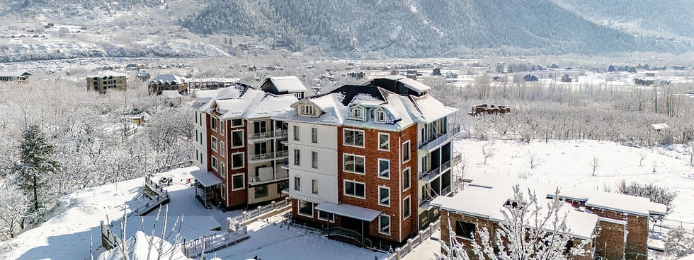 Best Snow View Hotel in Pahalgam for Winter 2026
