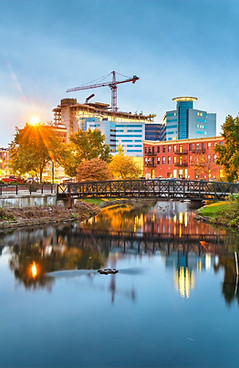 Kalamazoo, Michigan, USA downtown cityscape and park at dusk._edited.jpg