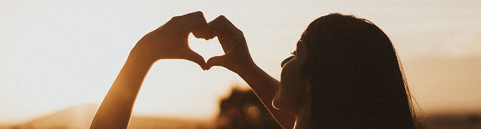 heart-5084900_1280_edited.jpg