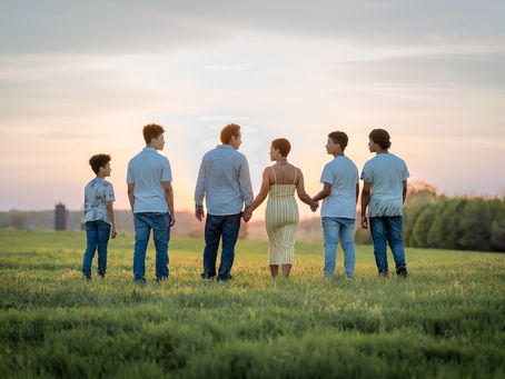 Les Constellations Familiales : Une approche puissante pour se libérer des poids du passé.