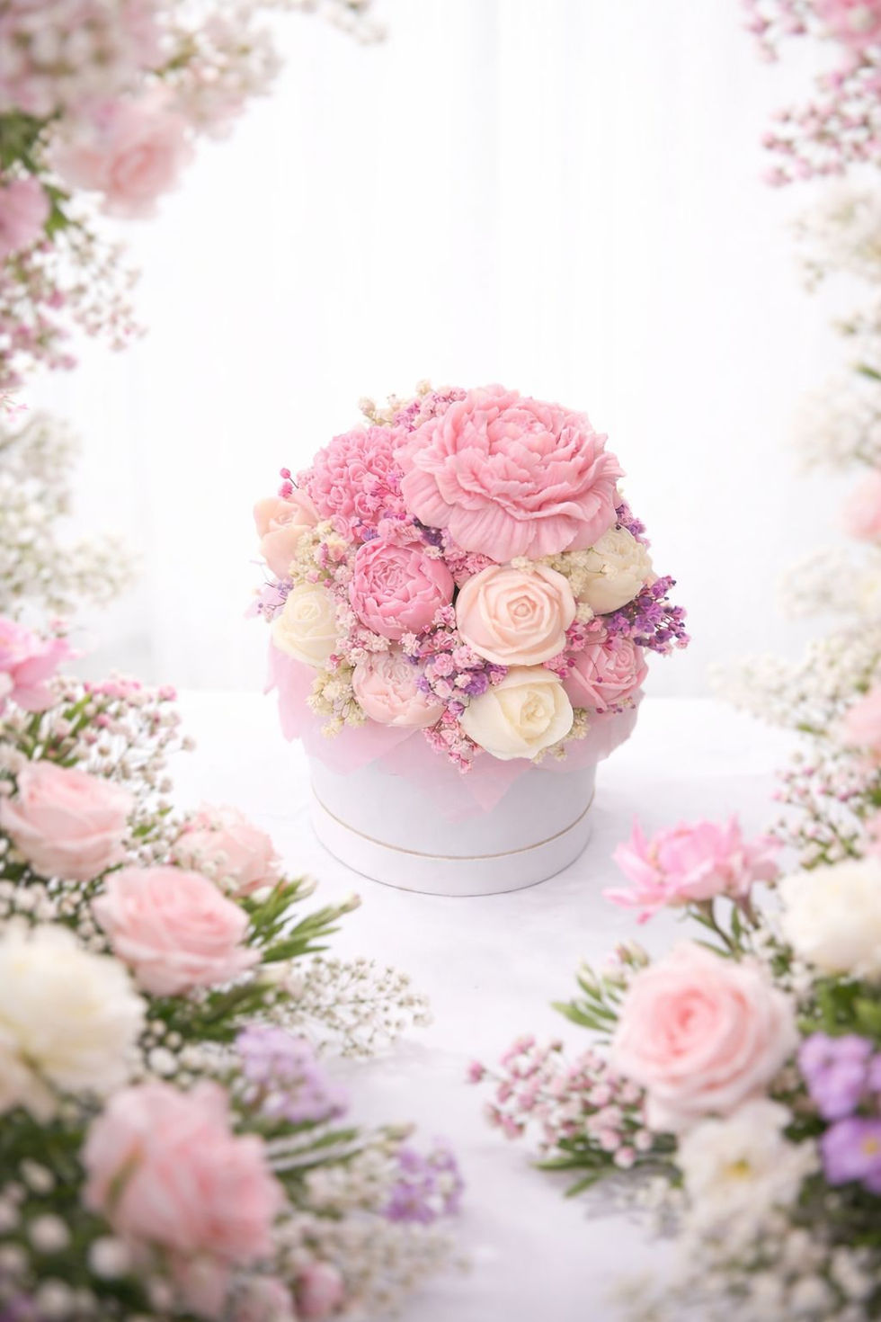 Bouquet parfumé de pivoines en cire, bougie artisanale fabriquée sur Nice.