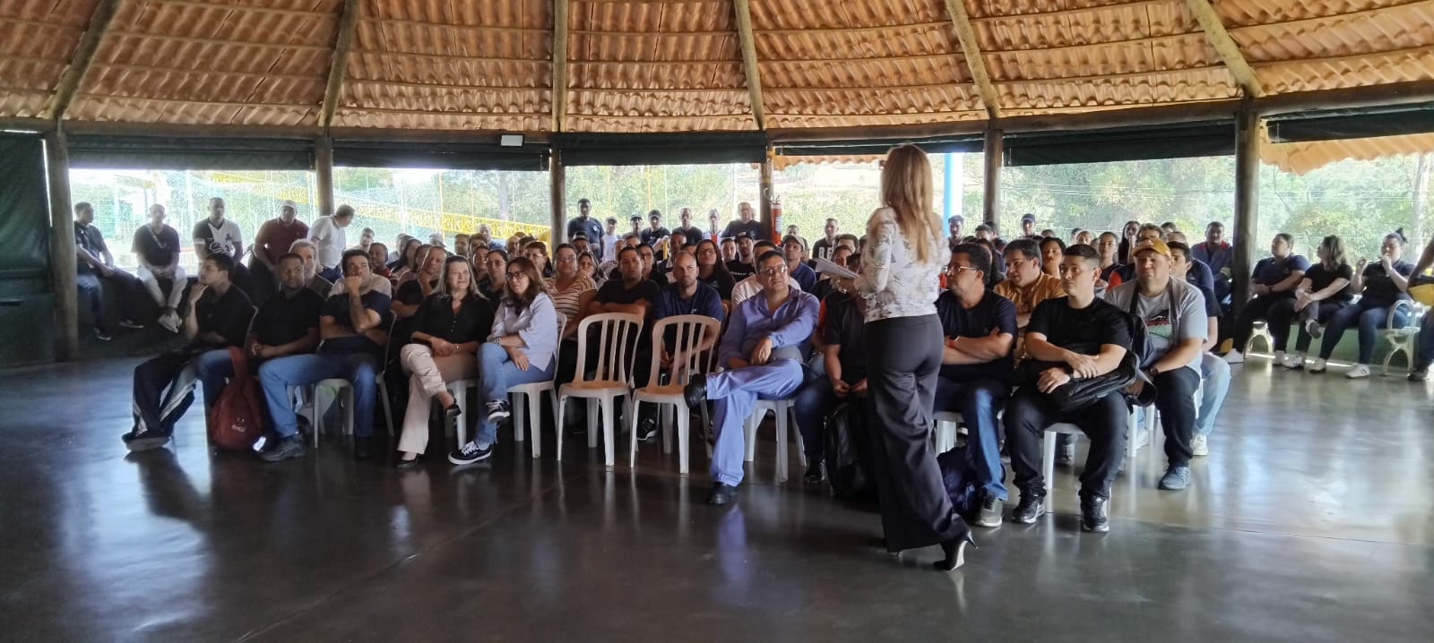 Palestra da Ellos para colaboradores