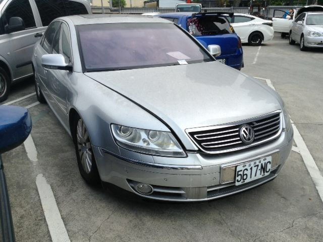 2005　VOLKSWAGEN　PHAETON