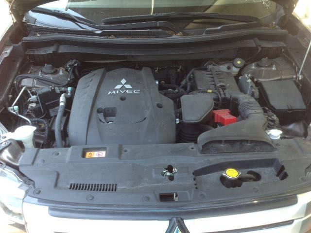 Thumbnail: 2014　MITSUBISHI　OUTLANDER