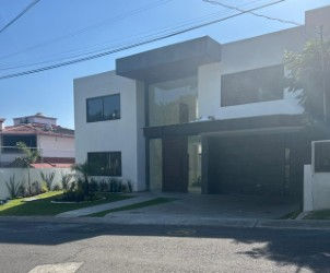 thumbnail_PHOTO-2025-05-27-17-22-22 (1).jpg