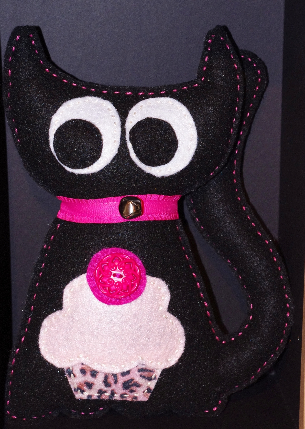 #C101 Chat noir cupcake rose $25