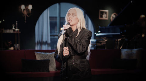 Masterclass - Christina Aguilera Teaches Singing