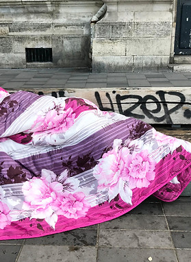 Sans-abri, place de la République, Paris, France.