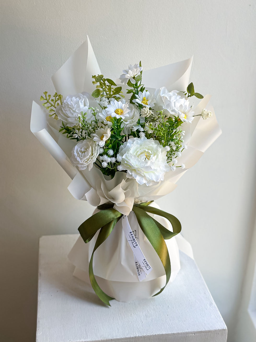 Thumbnail: White Green Artificial Bouquet