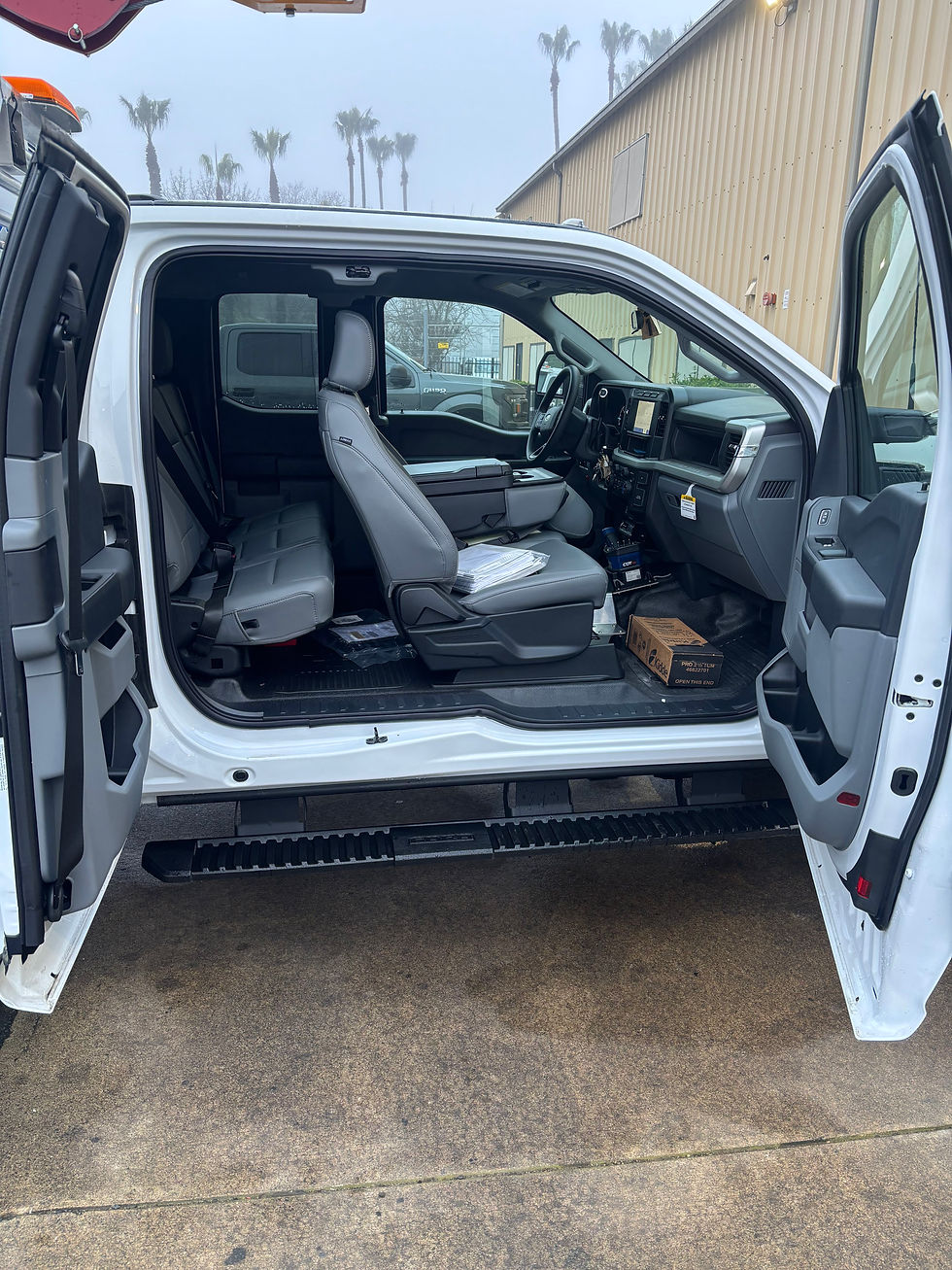 Ford-F550-Mechanic-Service-Truck-For-Sale-Passenger-Side-Interior