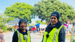 Setting up my Stall at the Otaki Market - parking