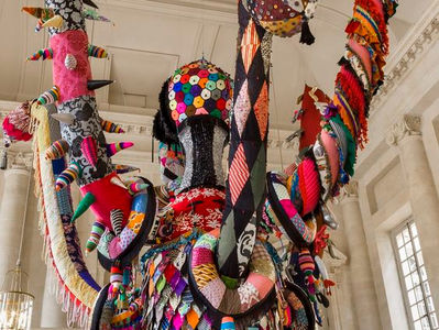 צבעוניות ששולטת בחלל - ג'ואנה ושקונסלוש