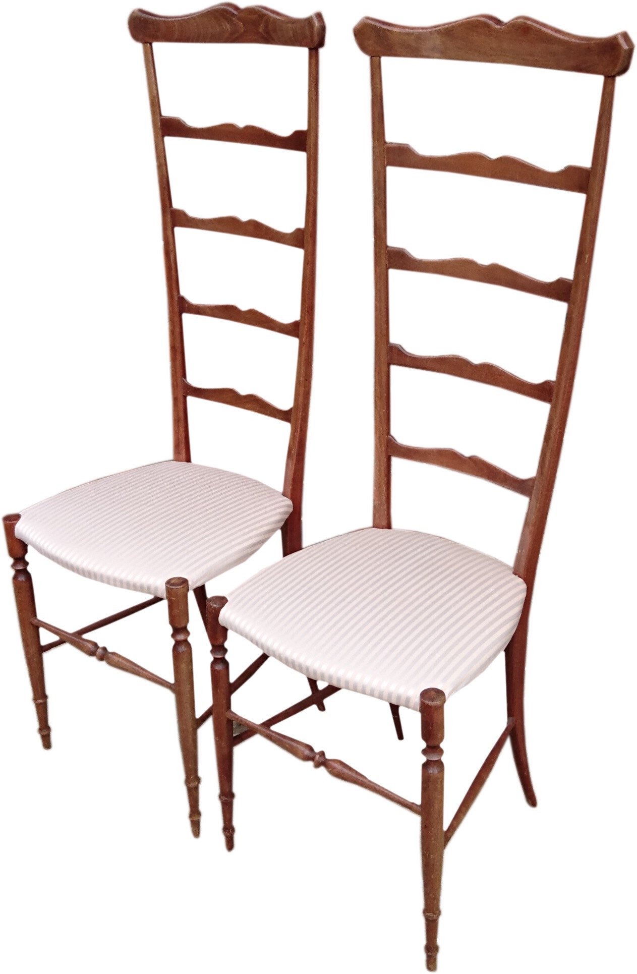 Chaivari chairs