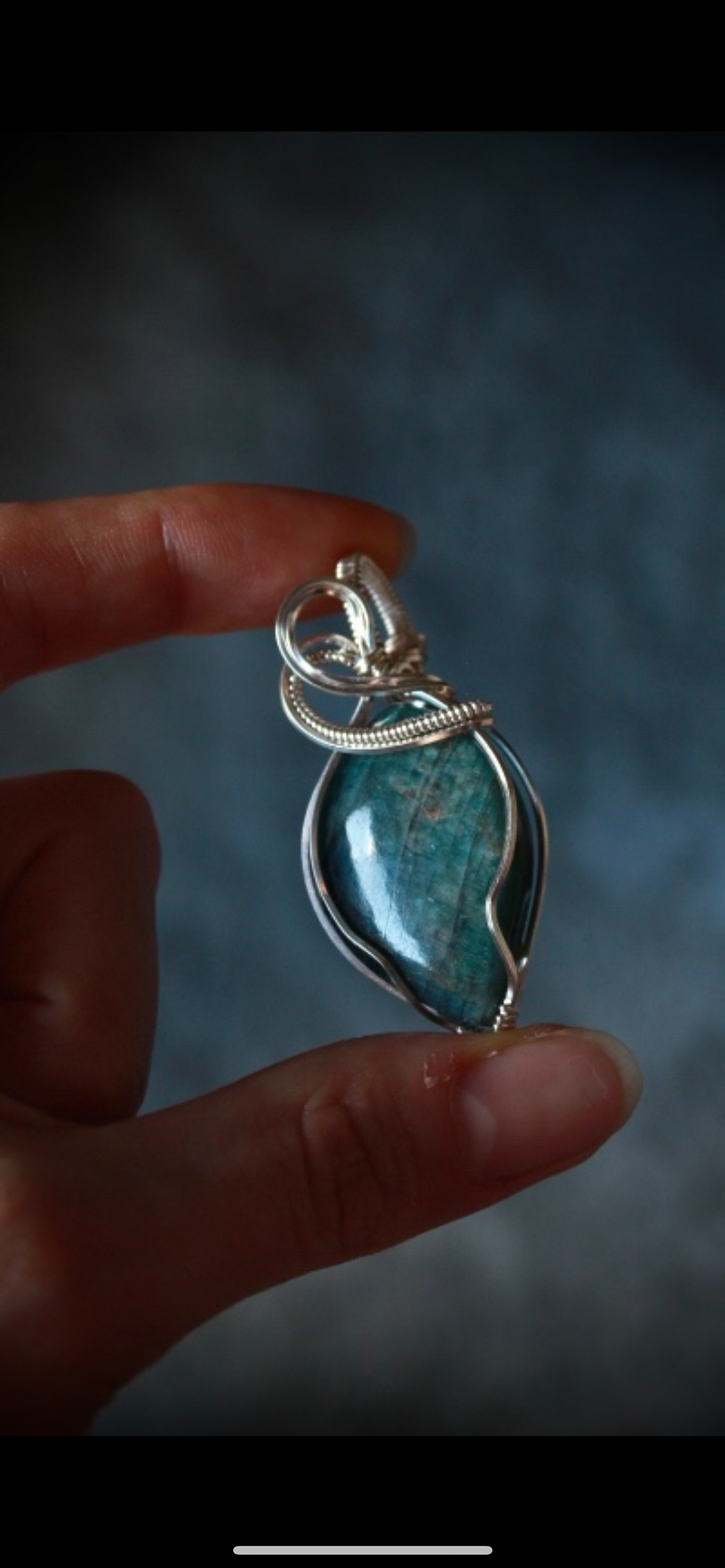 Thumbnail: Apatite Pendant
