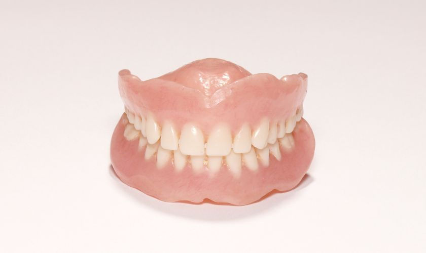 Understanding the Different Types of Dentures Available