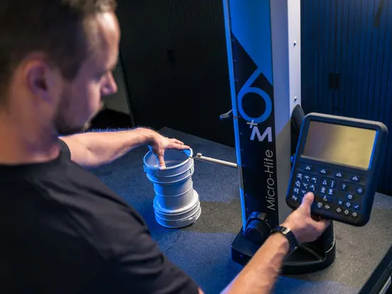 Wat is ABS kunststof en waarom is het populair bij spuitgieten?