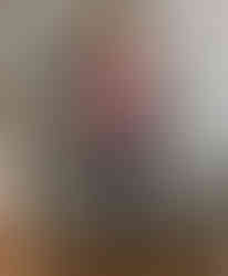 EMILIJA VISKONTAITE - stylist of STILIUSOS & social media editor of L'OFFICIEL LITHUANIA is sharing her styling ideas for Dear Freedom pink “FEED ME FLOWERS or champagne” sweatshirt