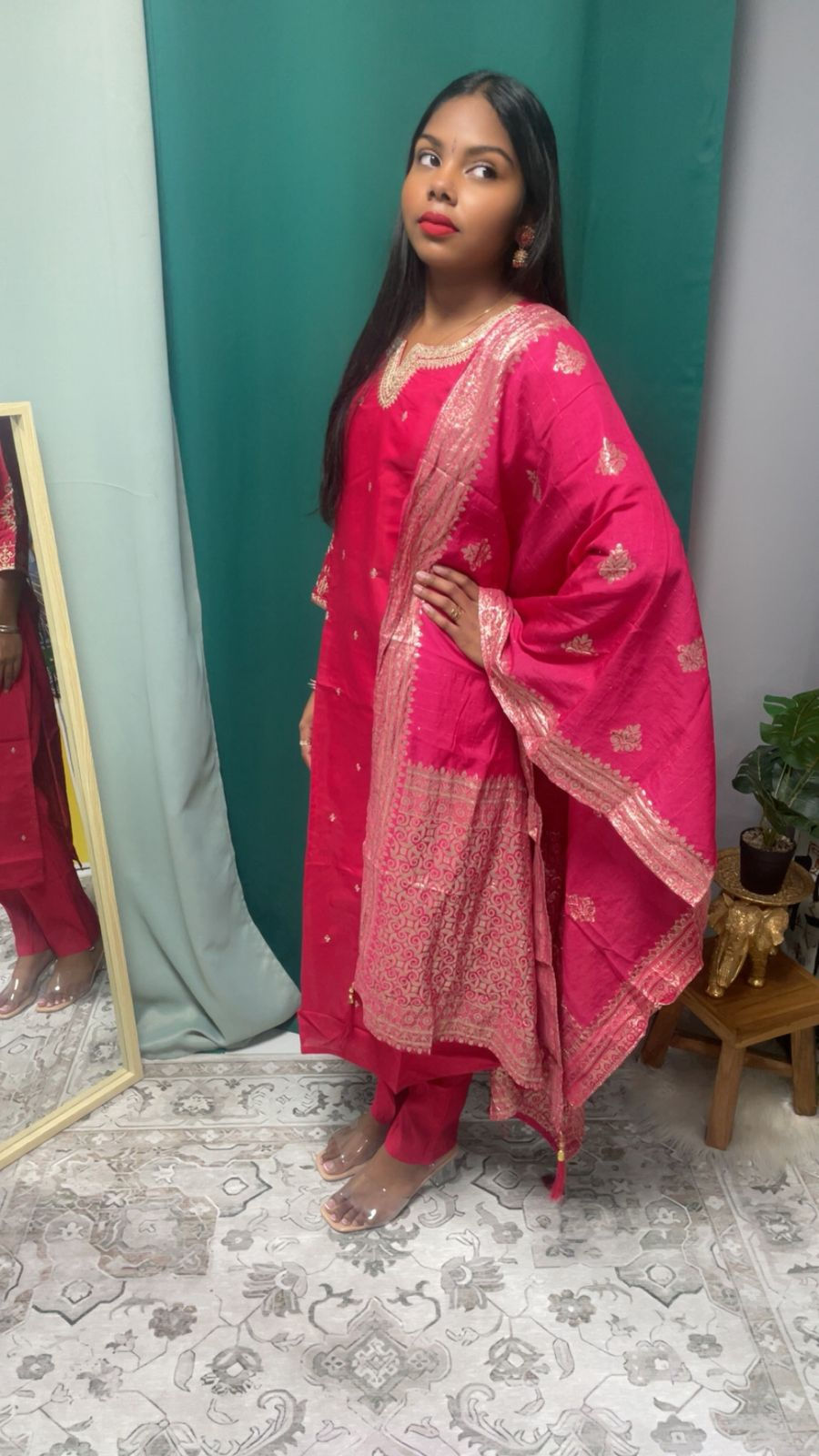 Miniature : Punjabis Soie Rouge