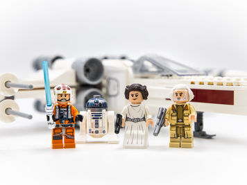 LEGO STAR WARS AND A LIGHTBOX