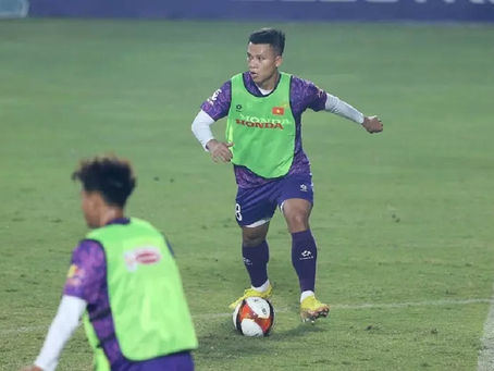 Tan binh no luc gay an tuong voi HLV Philippe Troussier