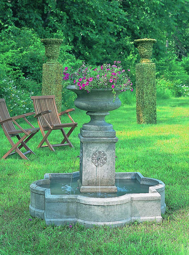 Palazzo Urn Fountain