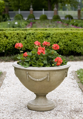 Williamsburg Neoclassic Urn