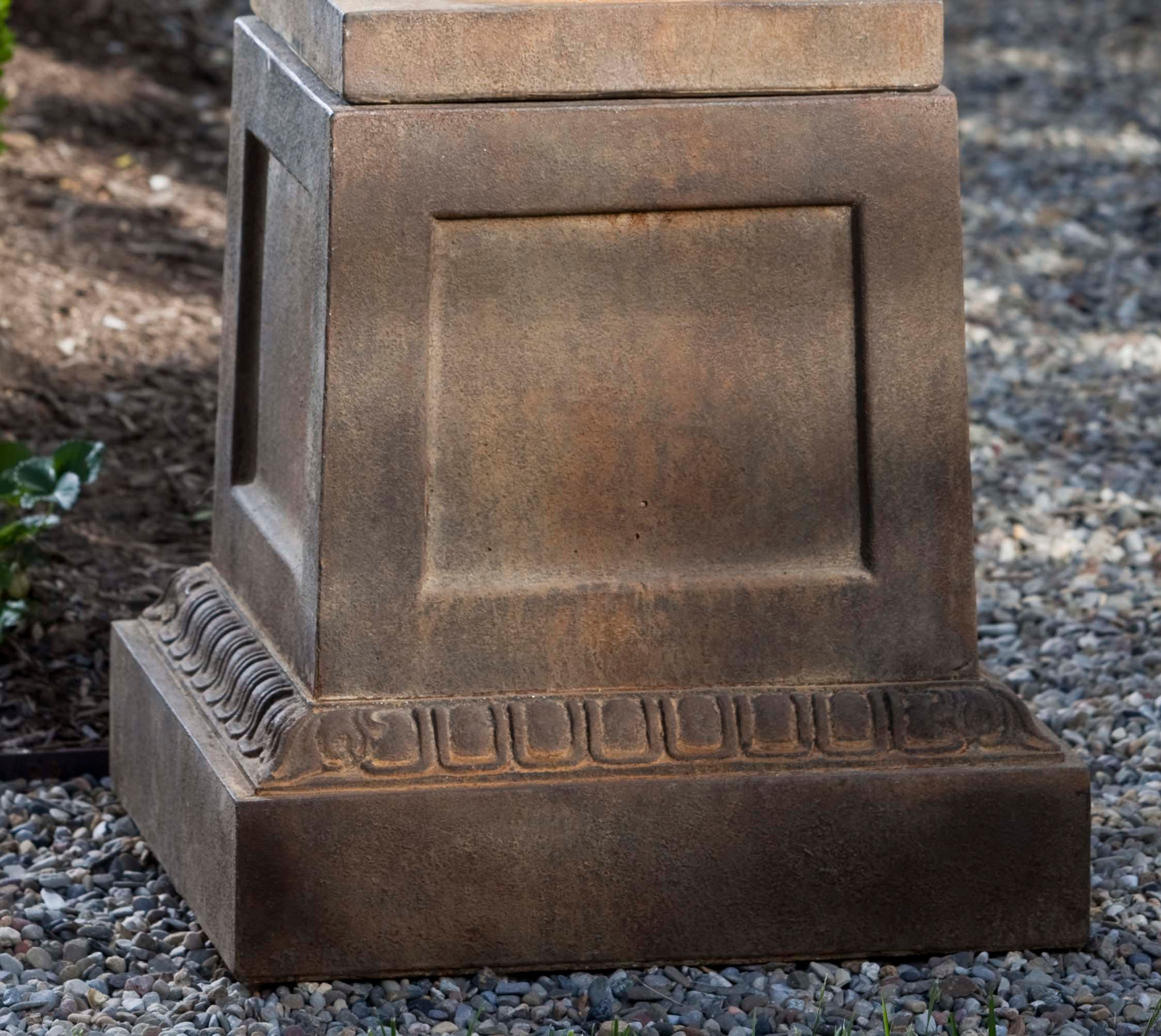 Williamsburg Jefferson Pedestal