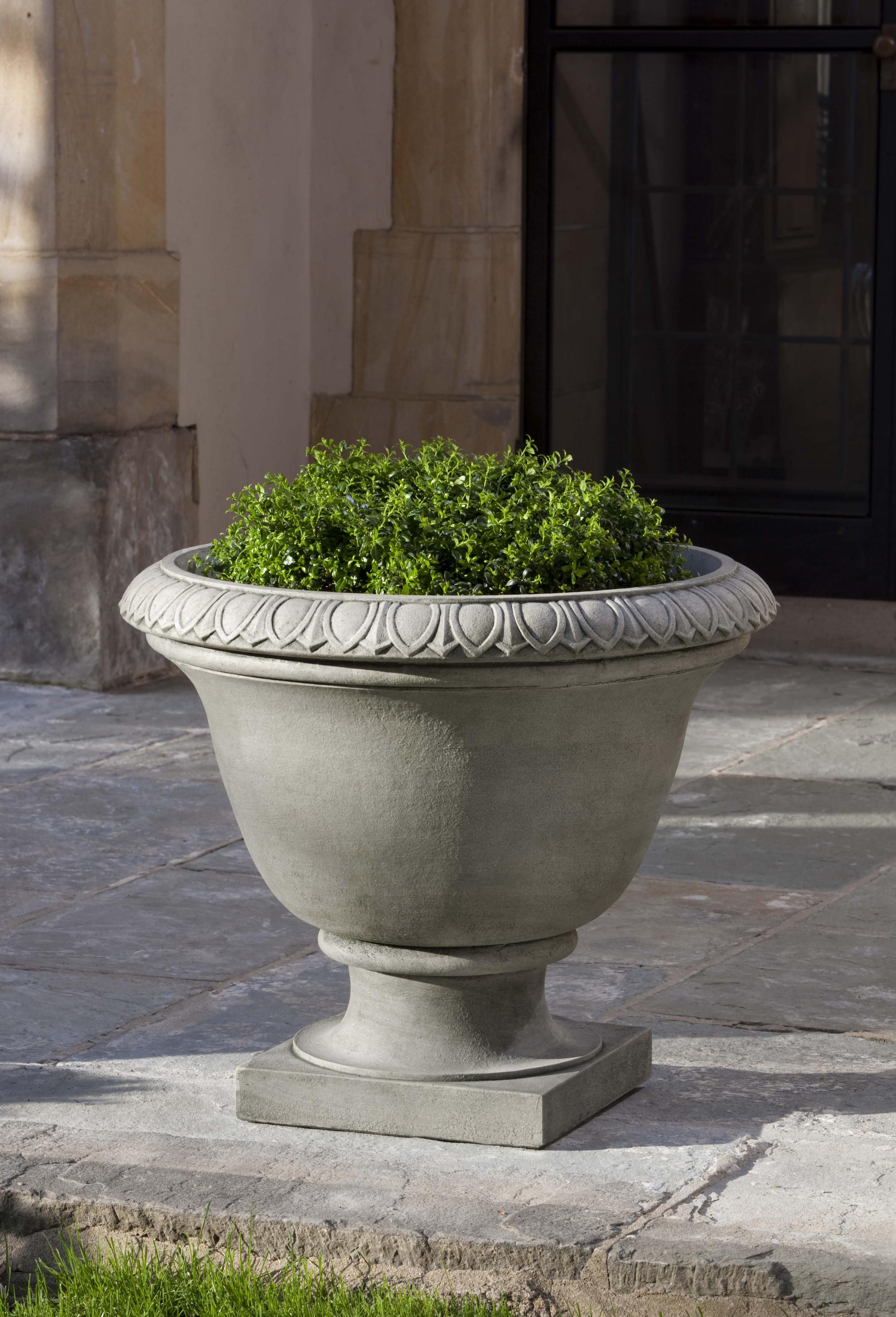 Easton Urn