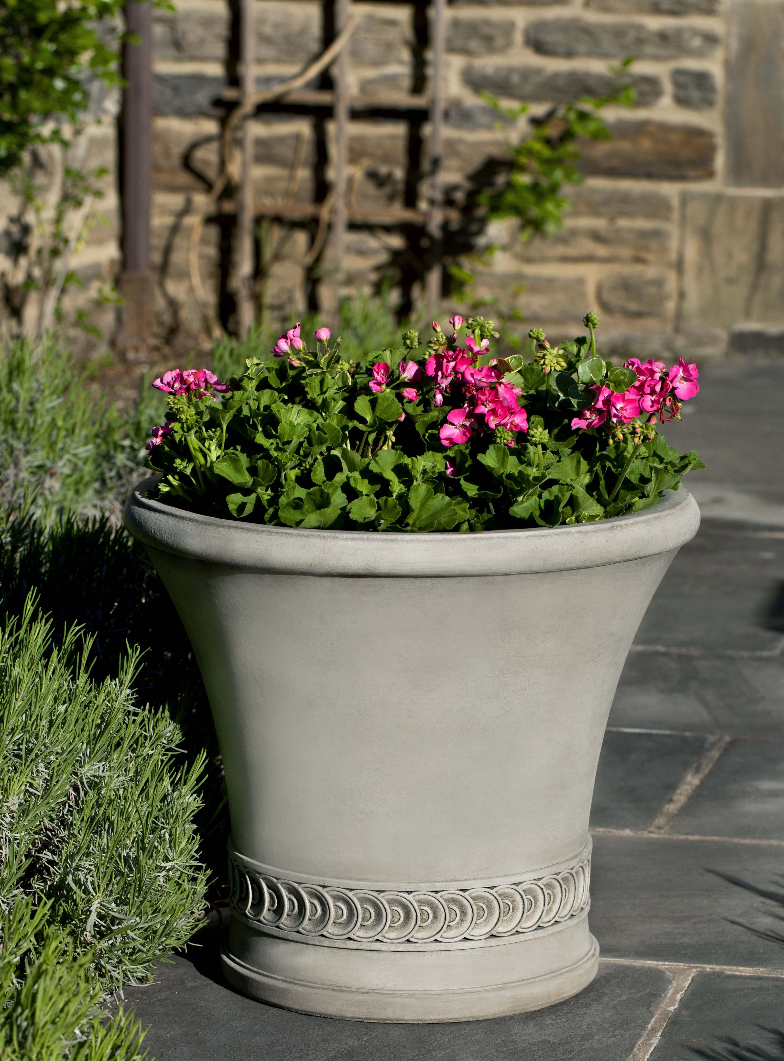 Vallier Urn