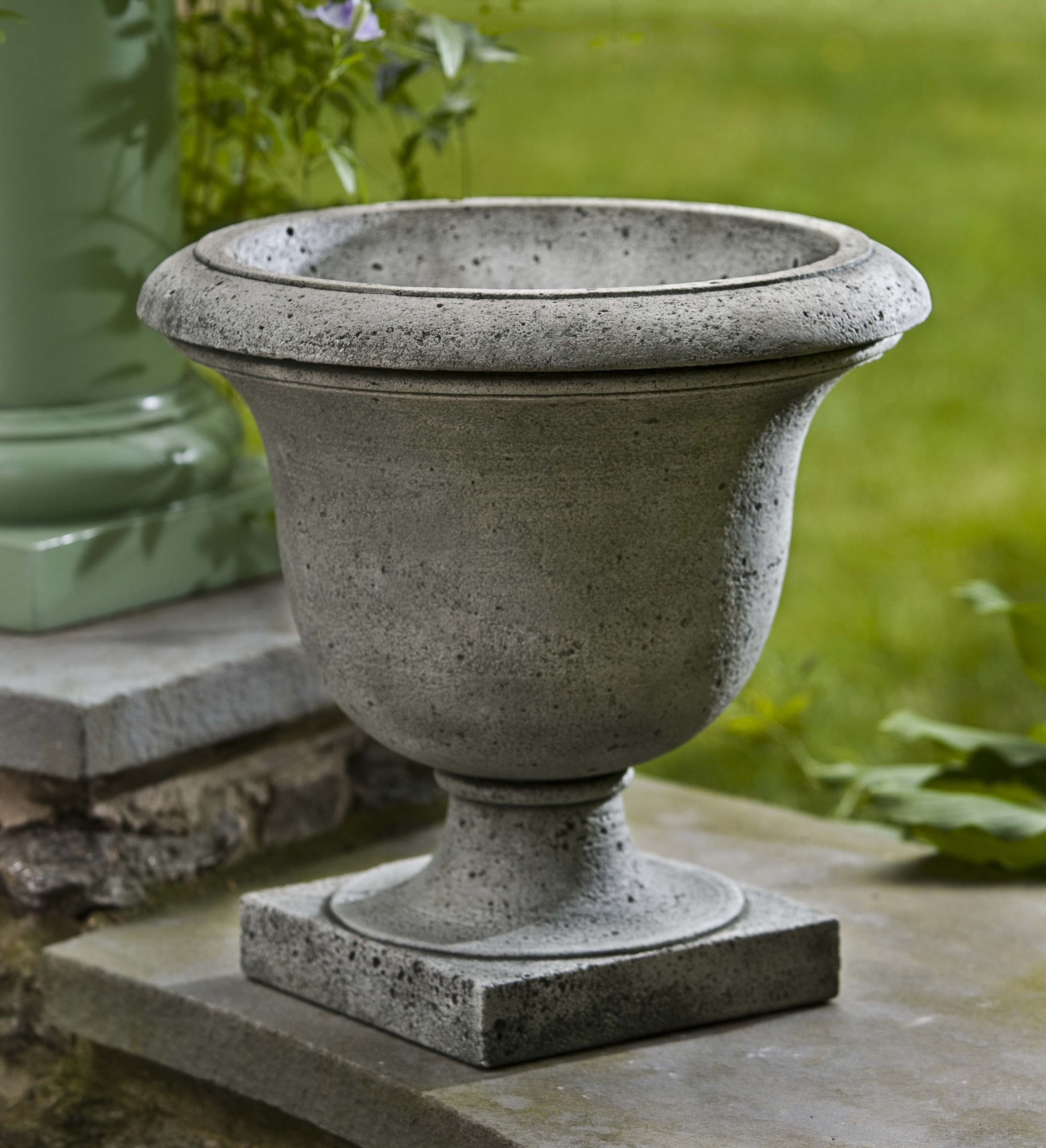 Litchfield Textured Urn