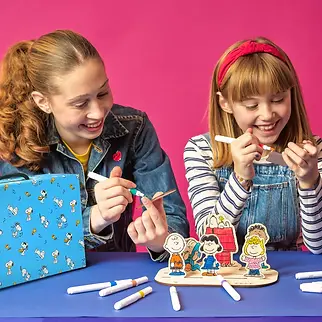 OOLY-Peanuts-Color-In-Wooden-Scene-Kit-Coloring-Pieces-Table.webp