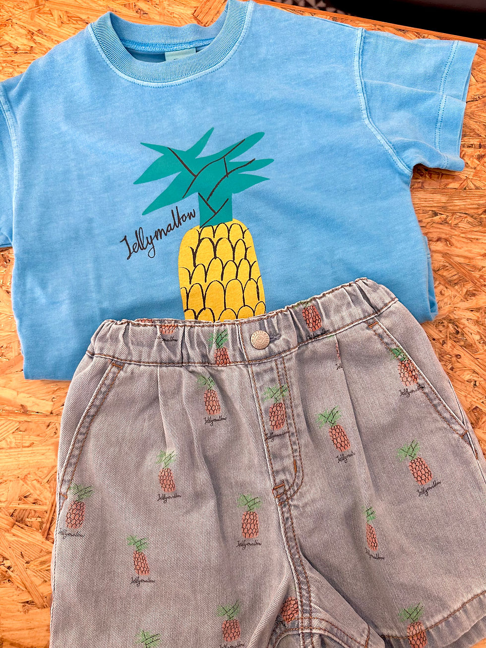 Thumbnail: Pineapple Pigment T-shirt