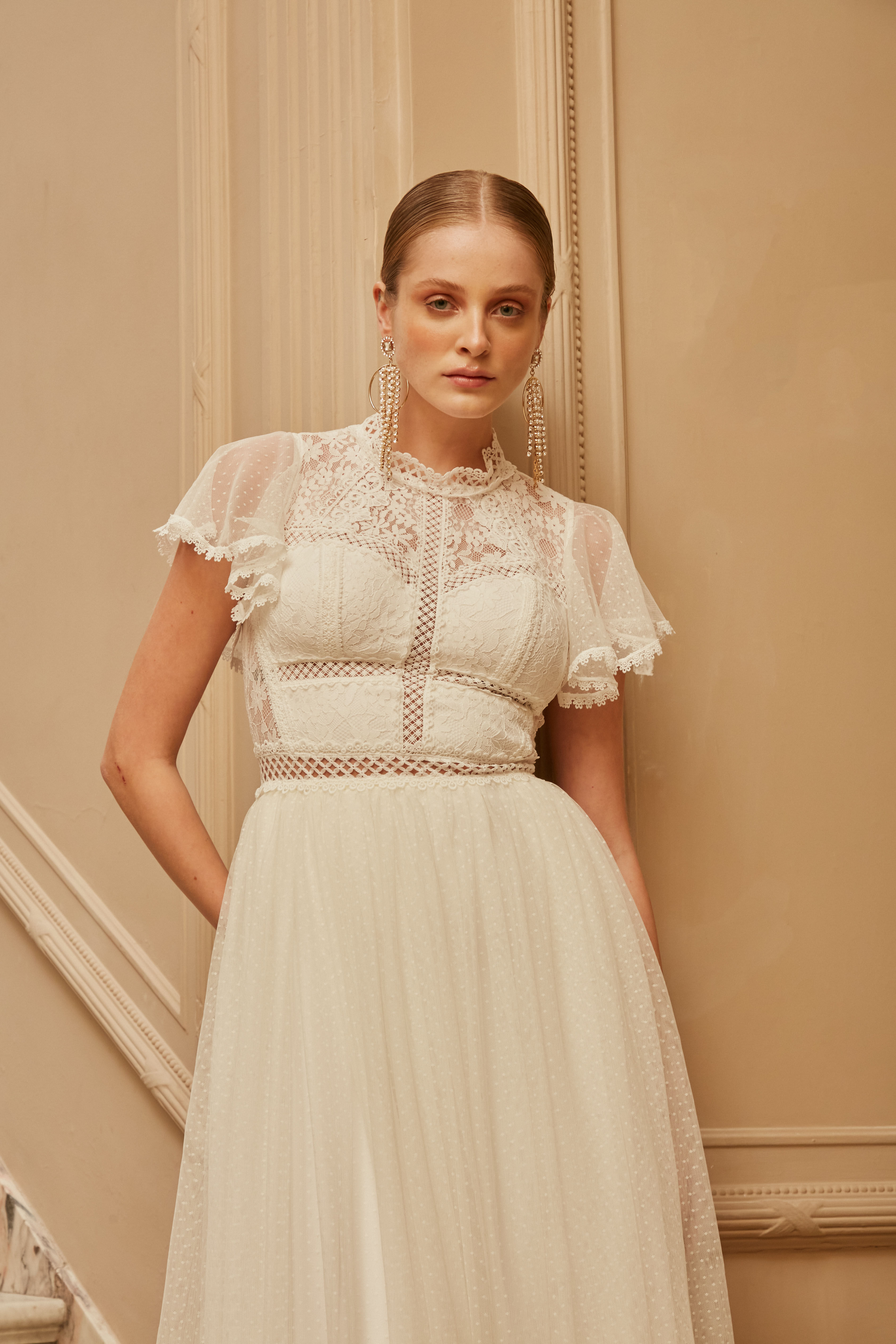 Vestido Longo em Renda com Guipir e Tule