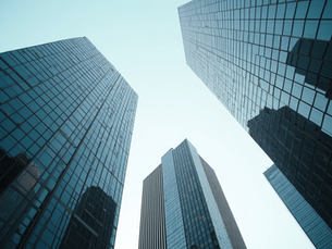 Expert Financial Introductions for Global Success