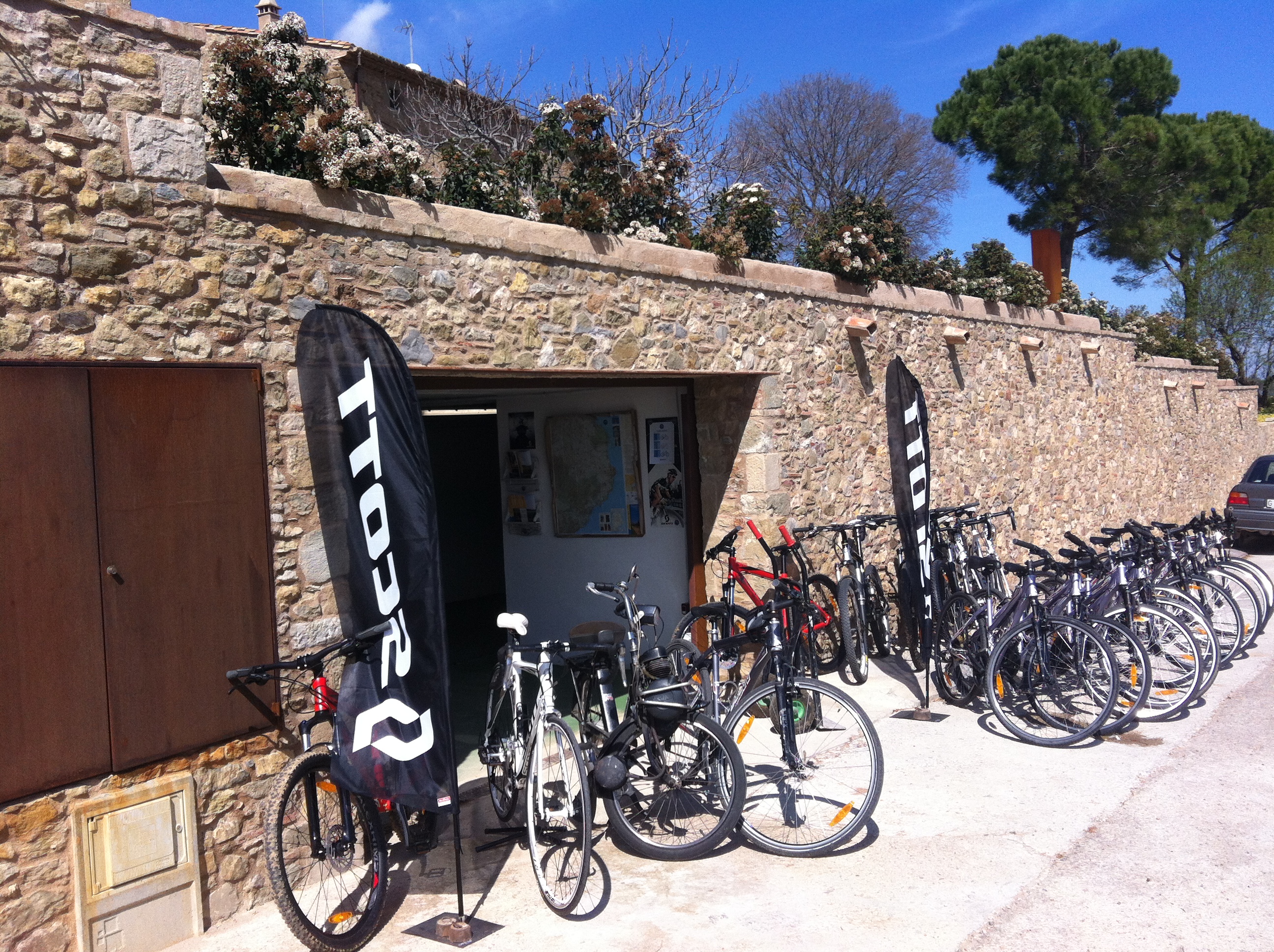 cycling girona, bike rental girona, cycling tours girona costa brava.