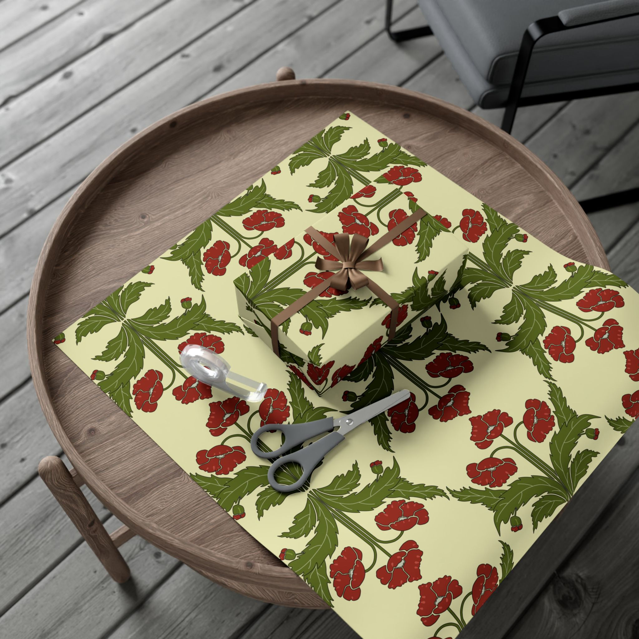 Britanica - Gift Wrap, Red, Gold, and Green