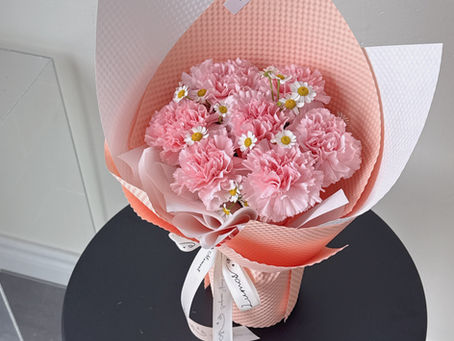 Best Flowers for Milestone Birthdays: 18th, 30th, 50th & Beyond