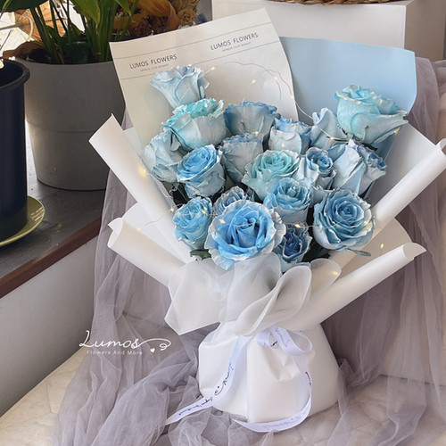 Ice Blue Rose Bouquet | LUMOSFLOWERS