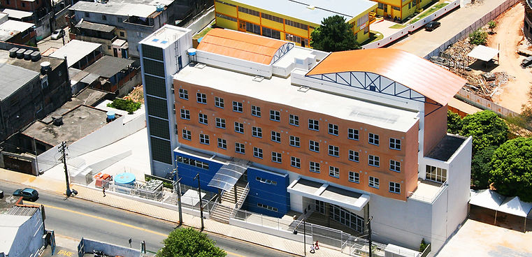 Fachada do Instituto Baccarelli em Heliópolis