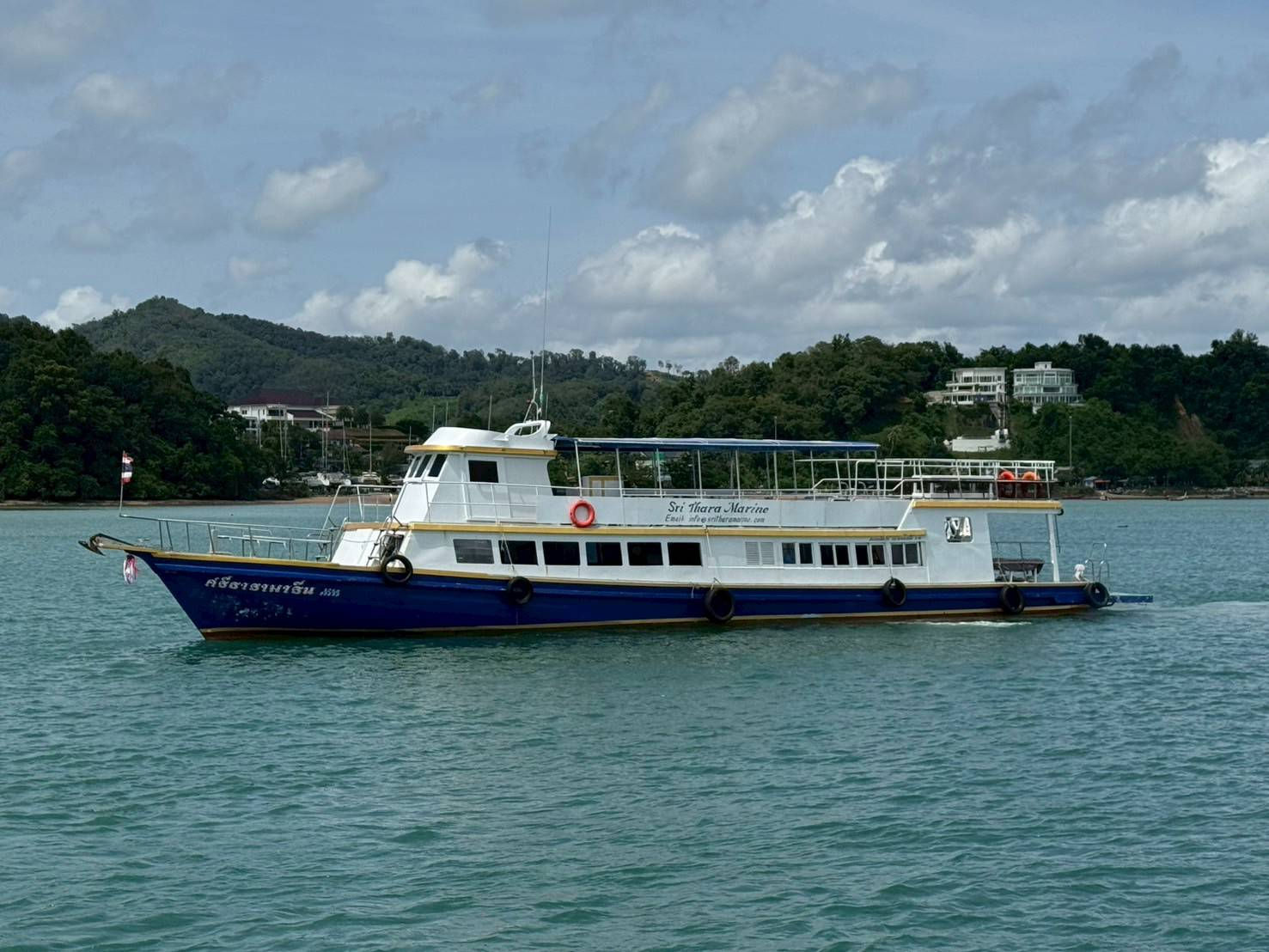 James Bond + Sunset by Big Boat : Discover the Bioluminescent Plankton