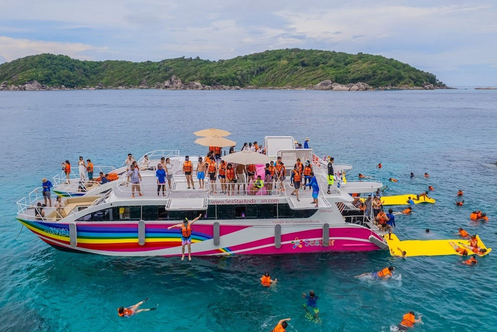 LAZY Similan Isalnd by SPEED CATAMARAN 2 STOREYS
