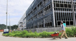 Chinese Shoe Manufacturing Plant Rises in Subic