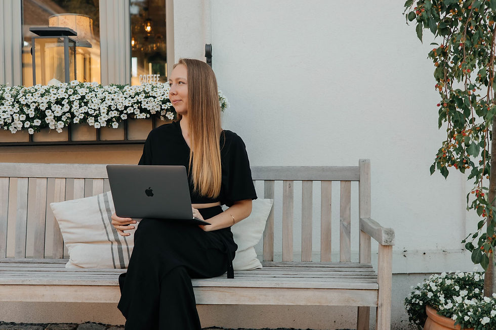 Ivet Pamerson with MackBook