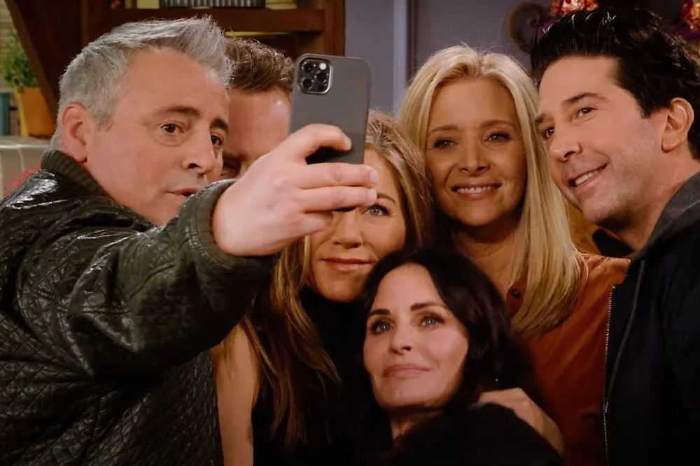 Após críticas por falta de diversidade, diretor de 'Friends Reunion' responde