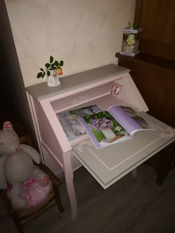 petit bureau gris et rose
