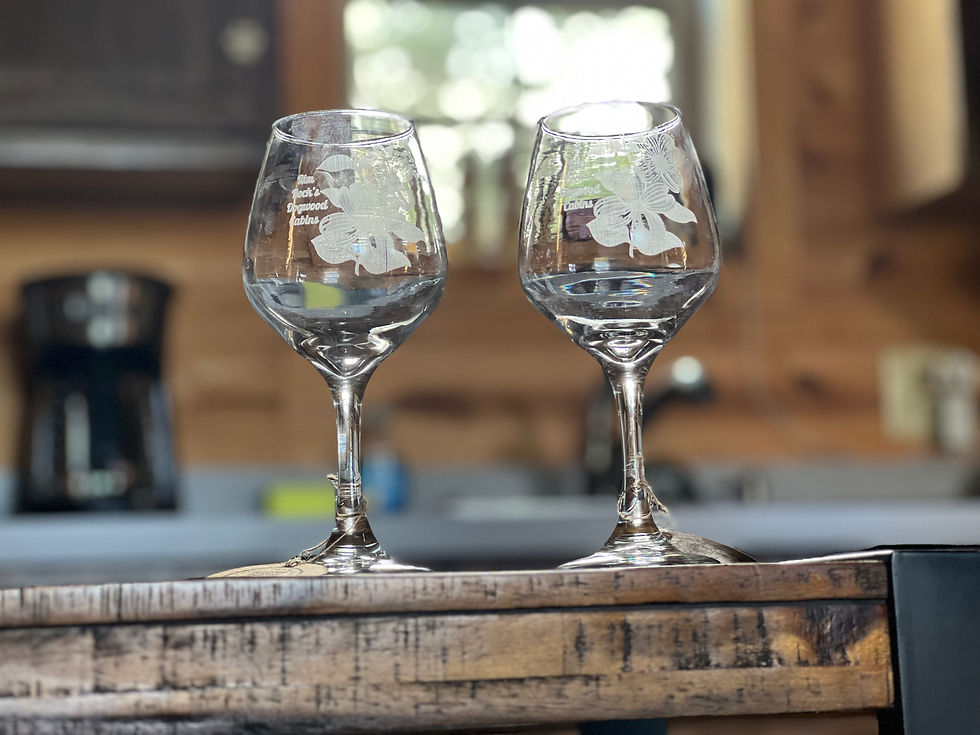 Thumbnail: Rim Rocks Dogwood Cabin Wine Glass-Single