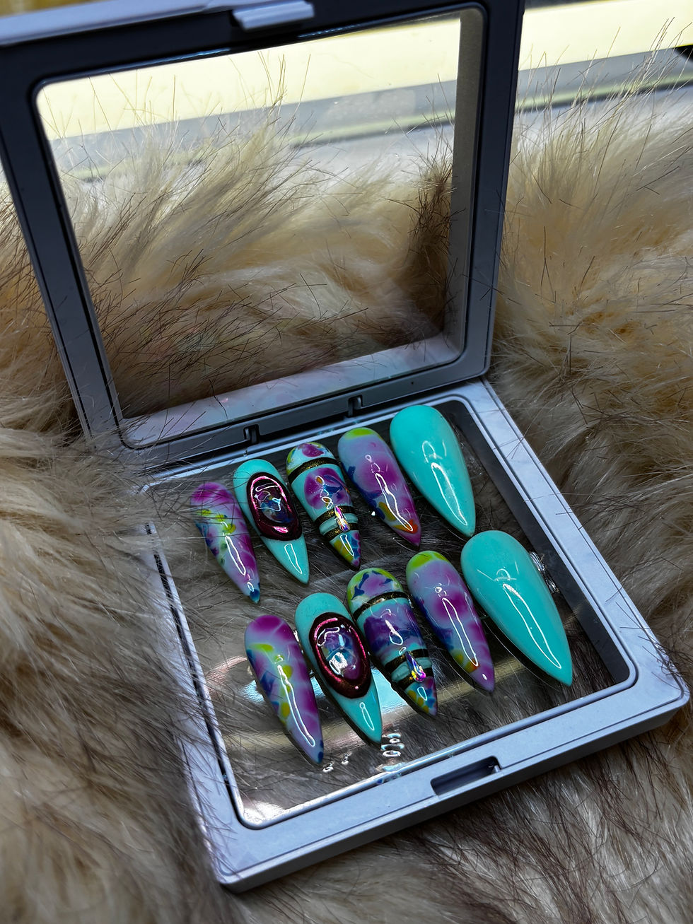 Thumbnail: Tyedye Mi