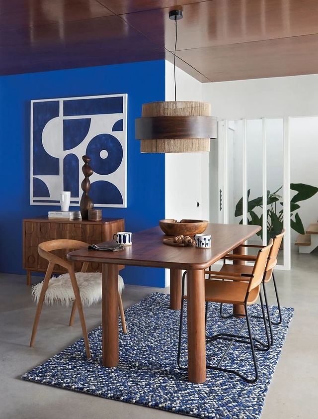 Exemple d'intérieur bleu et marron - Maria Lozano